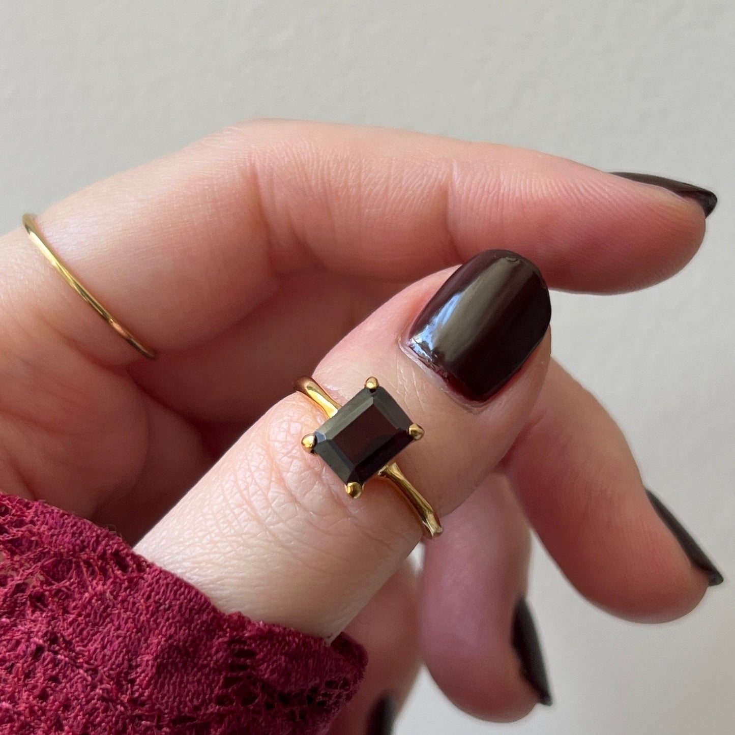 [ garnet ] rectangle faceted cut gold