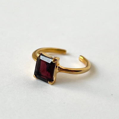 [ garnet ] rectangle faceted cut gold
