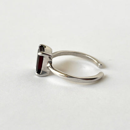 [ garnet ] rectangle faceted cut silver