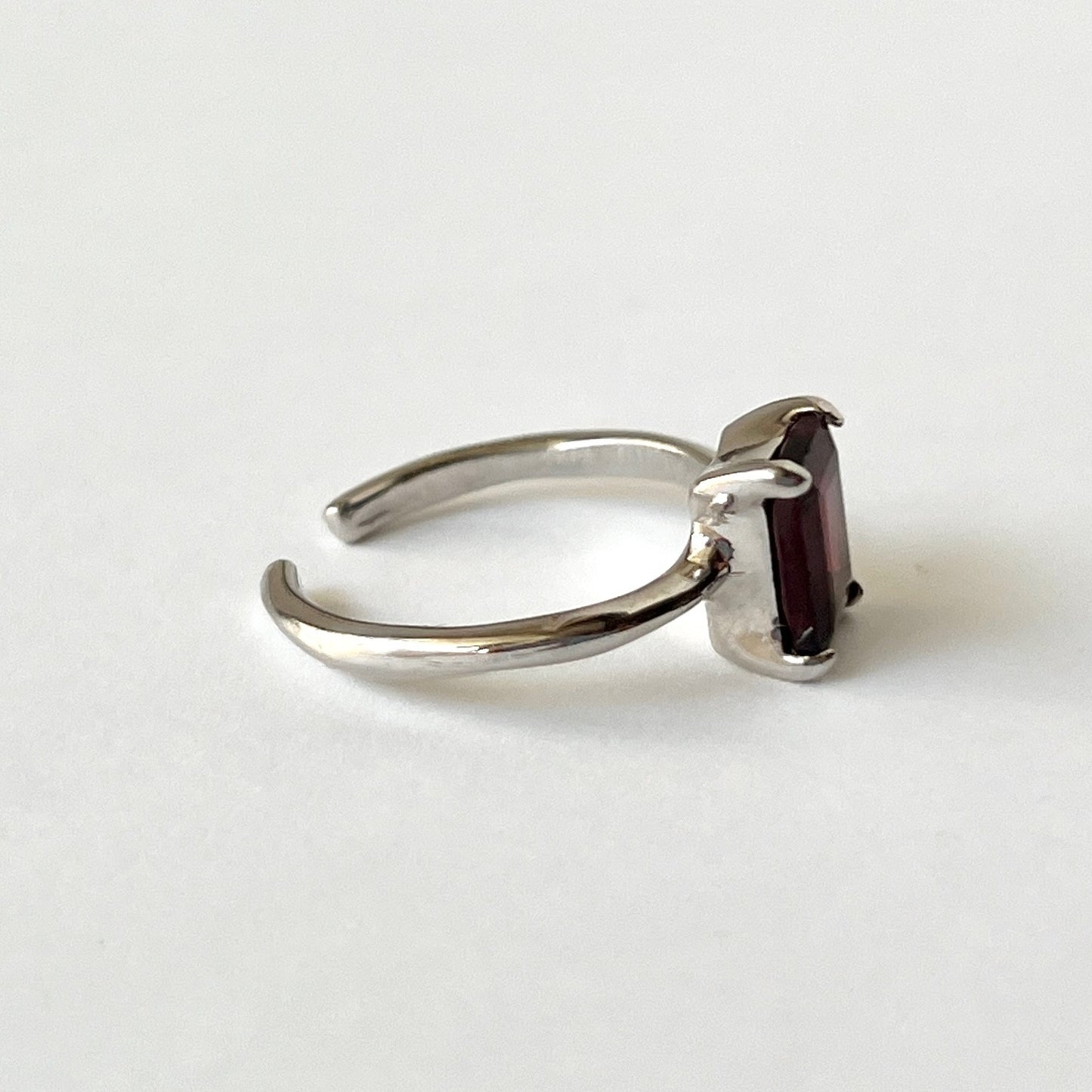 [ garnet ] rectangle faceted cut silver