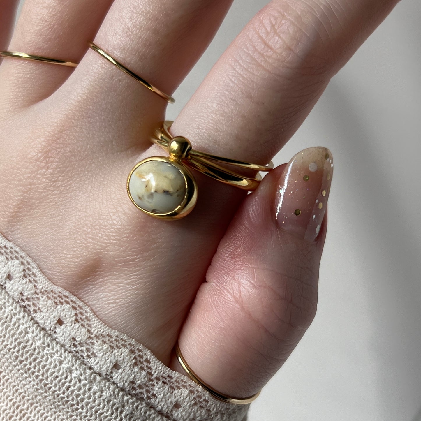[ crazy lace agate ] cabochon motif ring gold