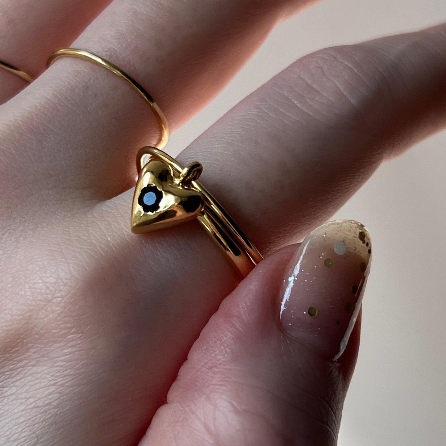 [ black spinel ] heart motif ring gold