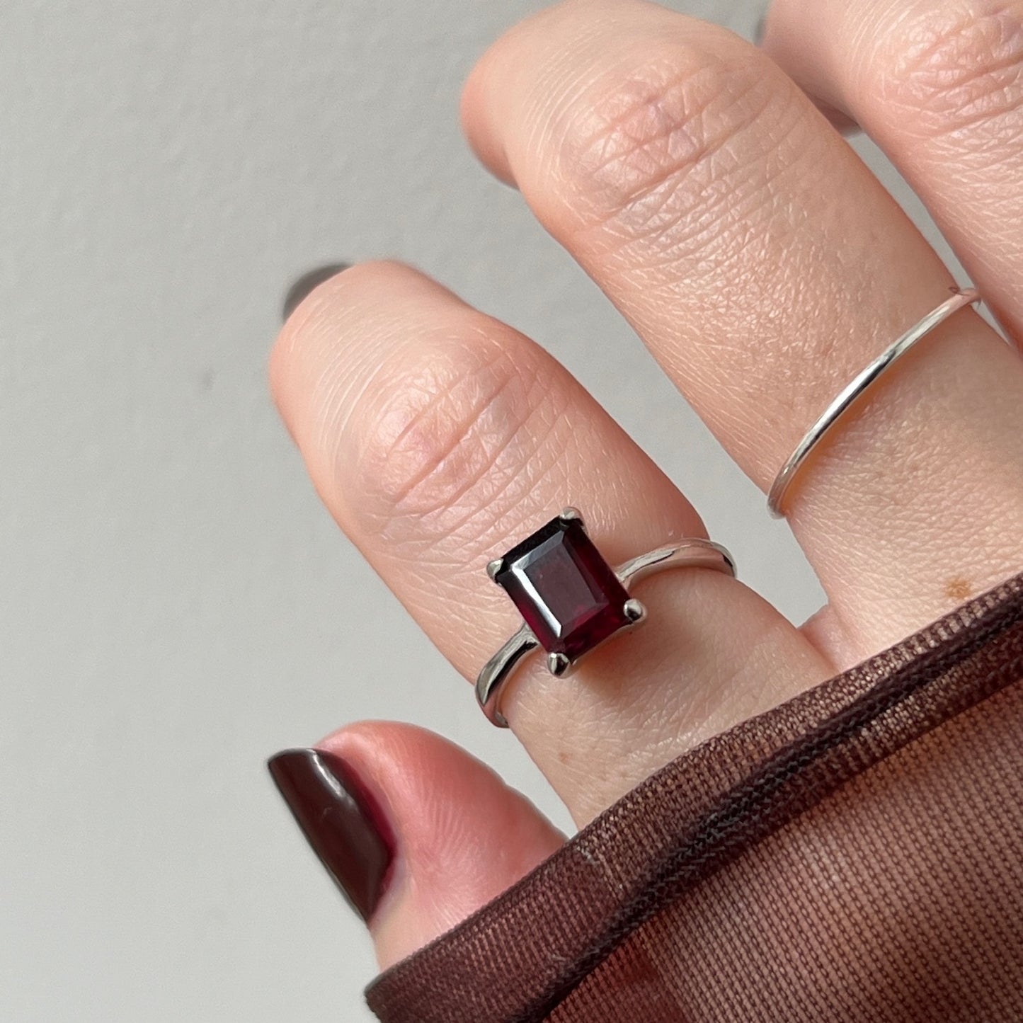 [ garnet ] rectangle faceted cut silver