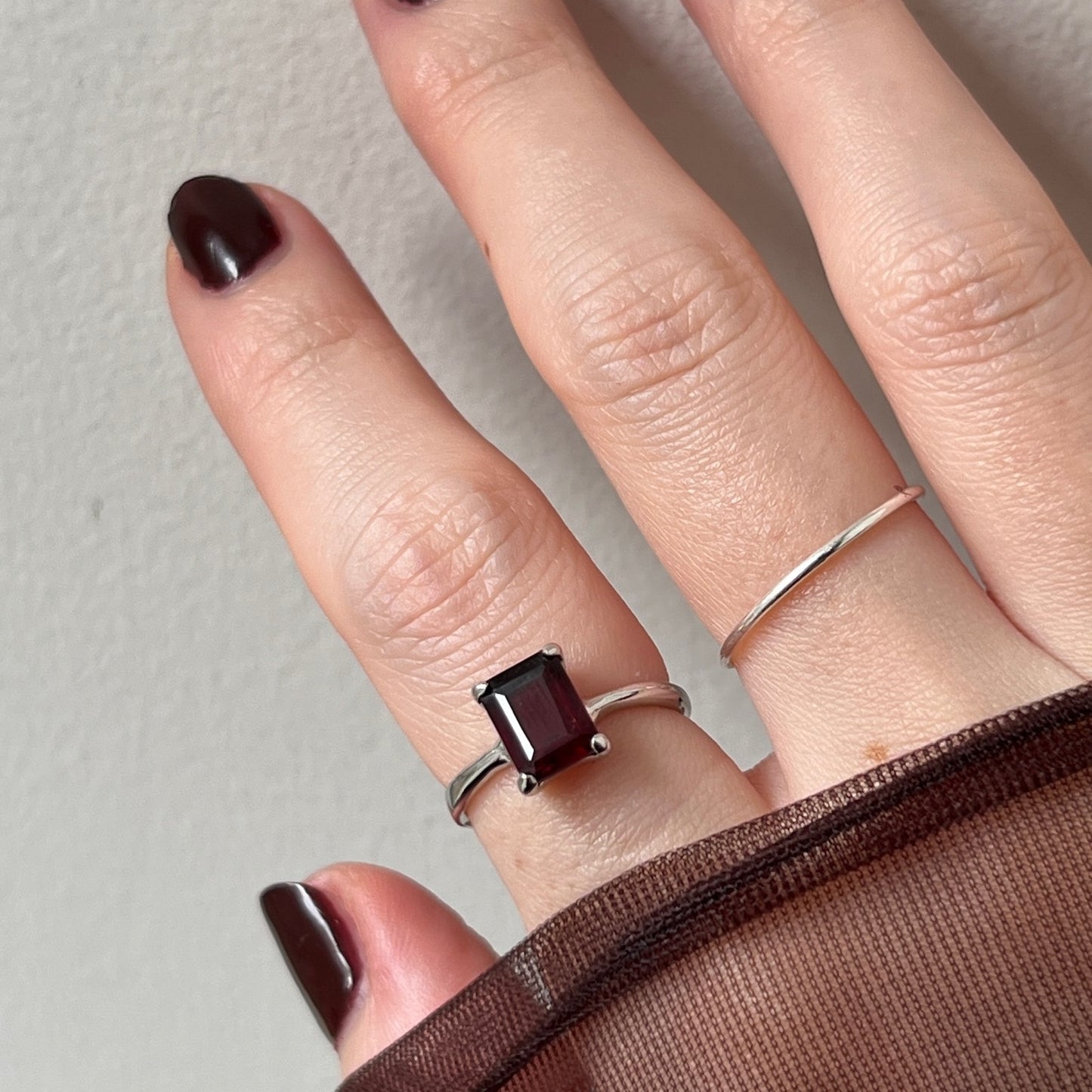 [ garnet ] rectangle faceted cut silver