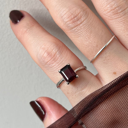 [ garnet ] rectangle faceted cut silver