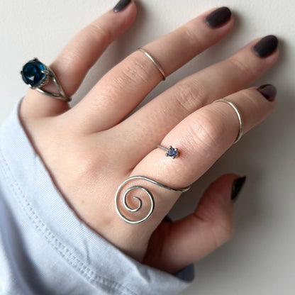 [ iolite ] swirl ring silver
