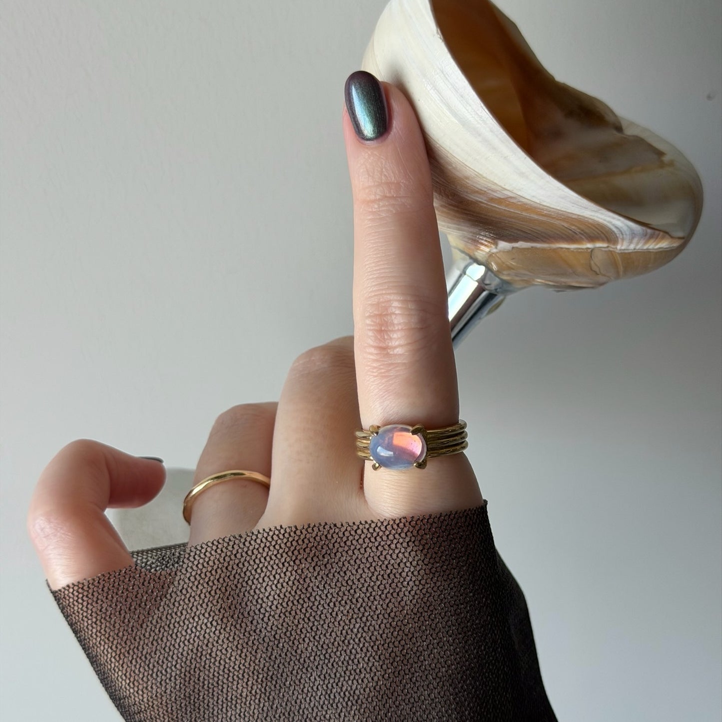 [ vintage purple glass ] trois gold