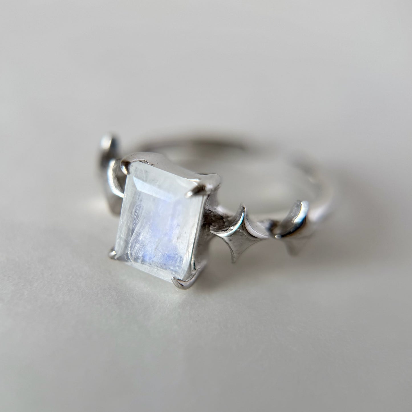 [ moon stone ] rectangle sparkle silver