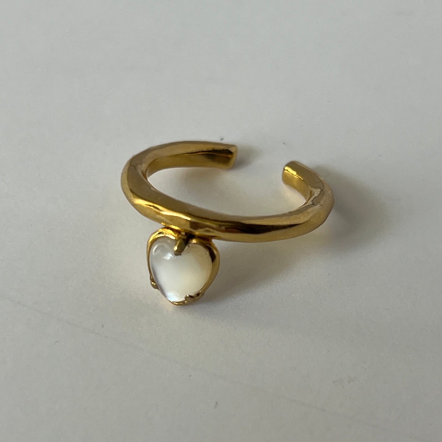 [ white shell ] um heart ring gold