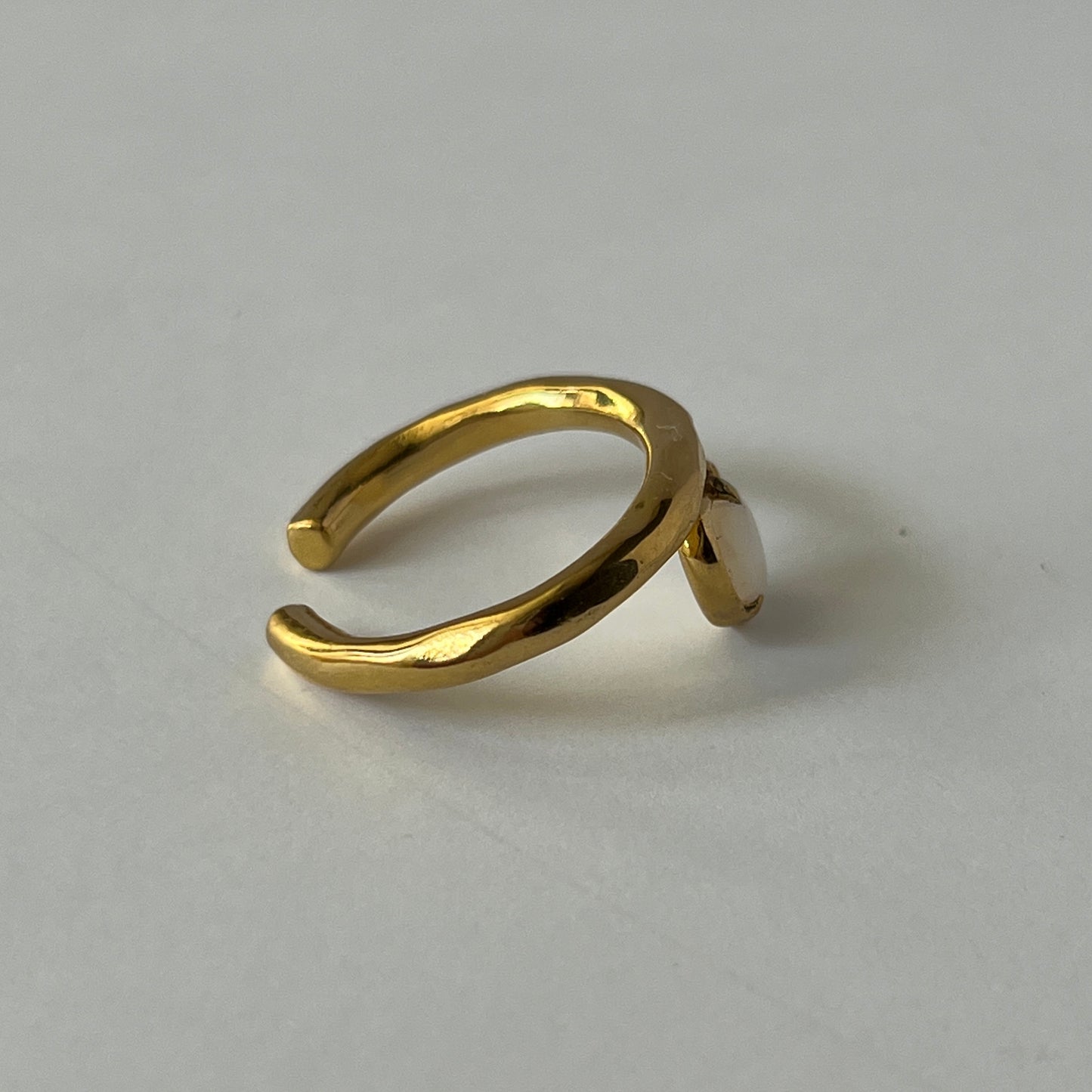 [ white shell ] um heart ring gold
