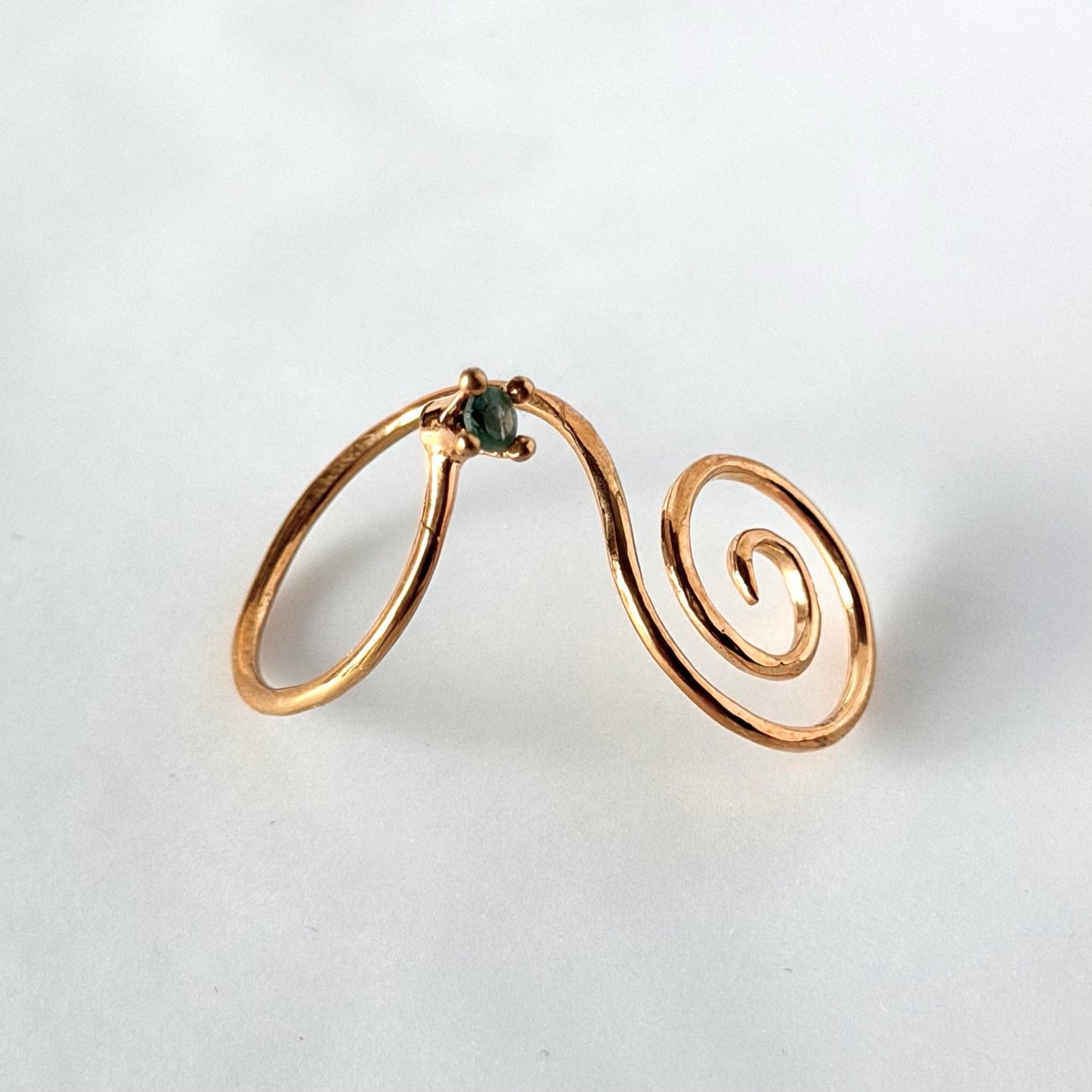 [ green apetite ] swirl ring gold