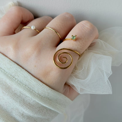 [ green apetite ] swirl ring gold