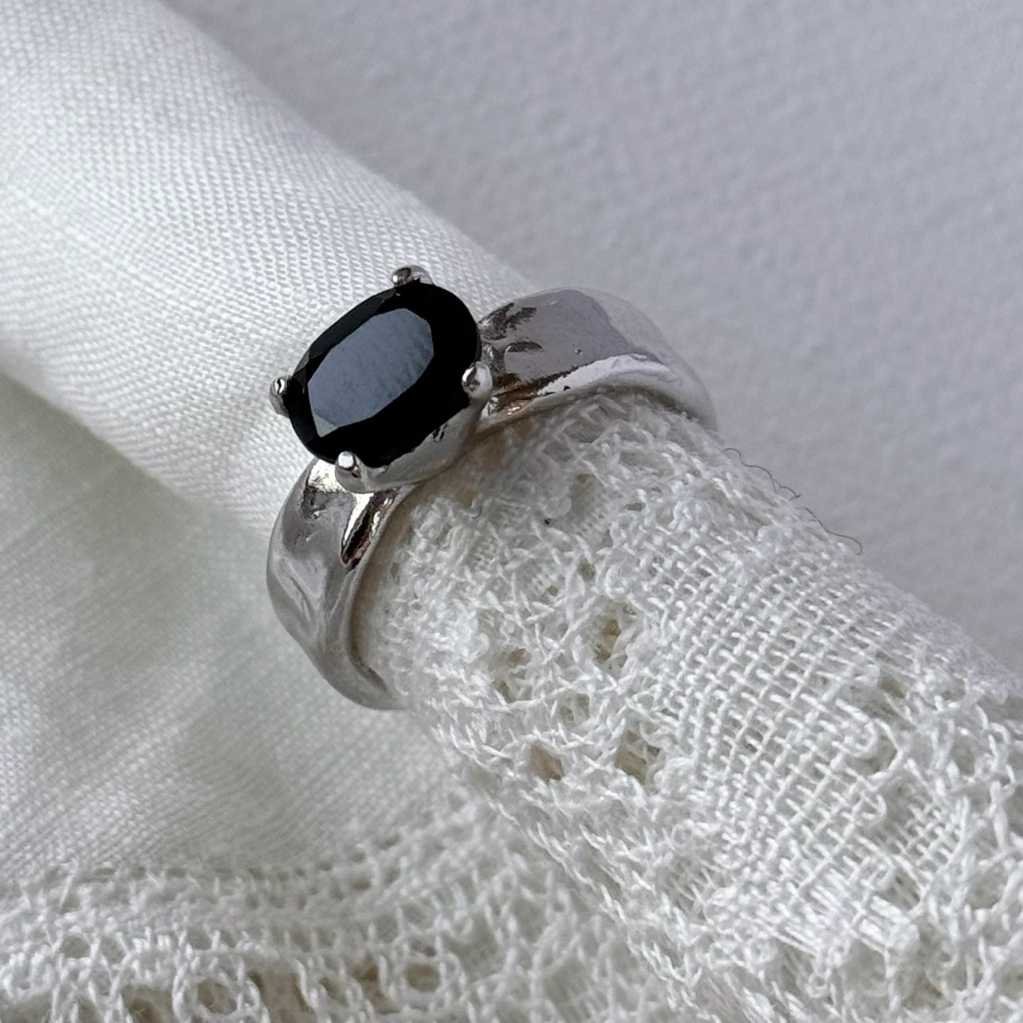 [ black spinel ] um silver ring [ free size ]