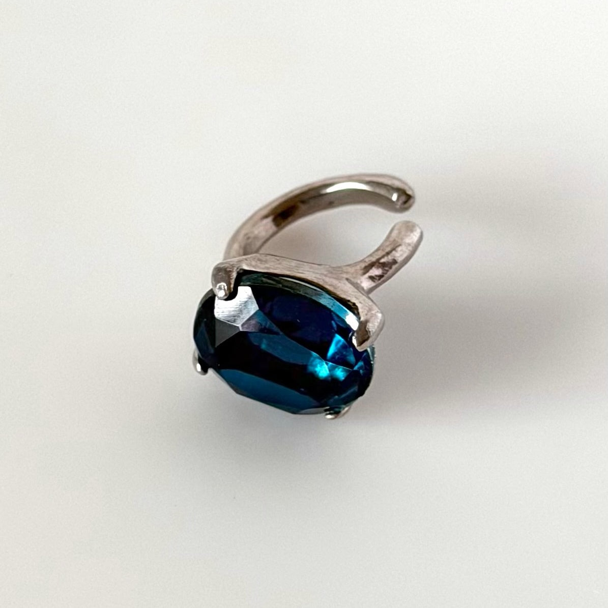 [ indigo quartz ] GEM ear cuff silver
