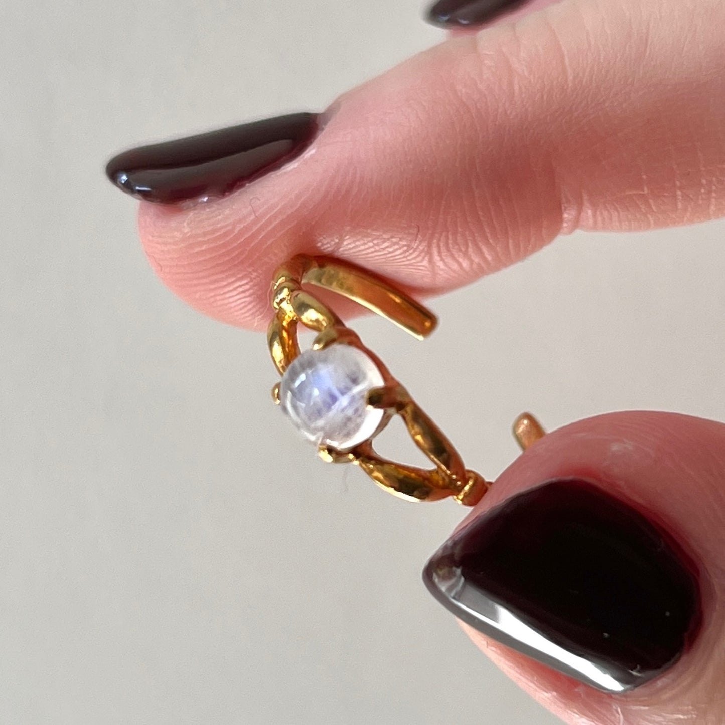 [ rainbow moon stone ] spring ring gold