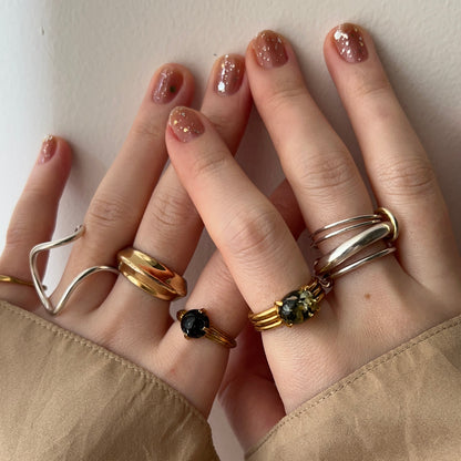 [ black amber ] trois gold