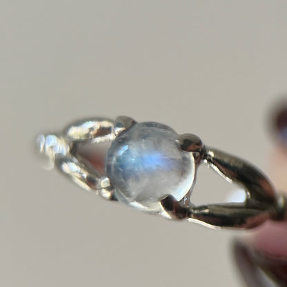 [ rainbow moon stone ] spring ring silver