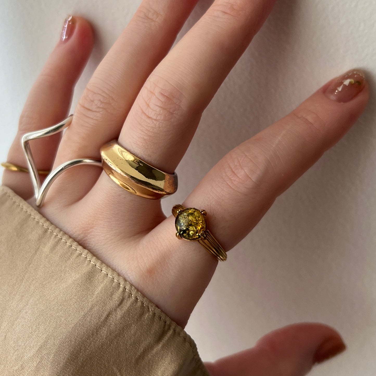 [ black amber ]  croissant gold