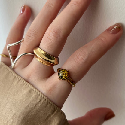 [ black amber ]  croissant gold