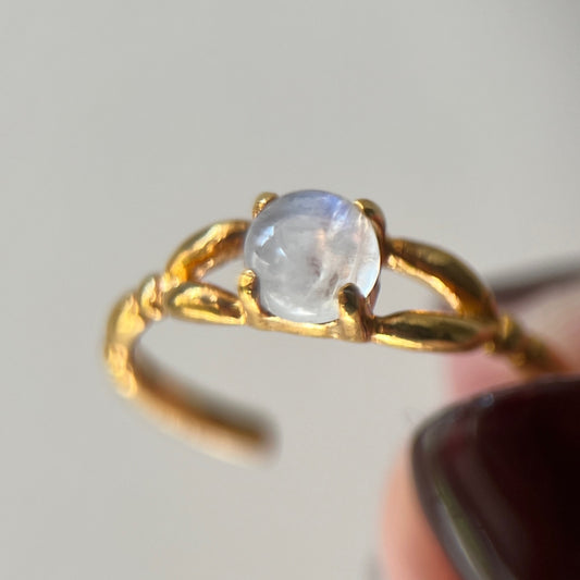 [ rainbow moon stone ] spring ring gold