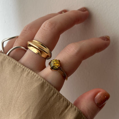 [ black amber ]  croissant gold
