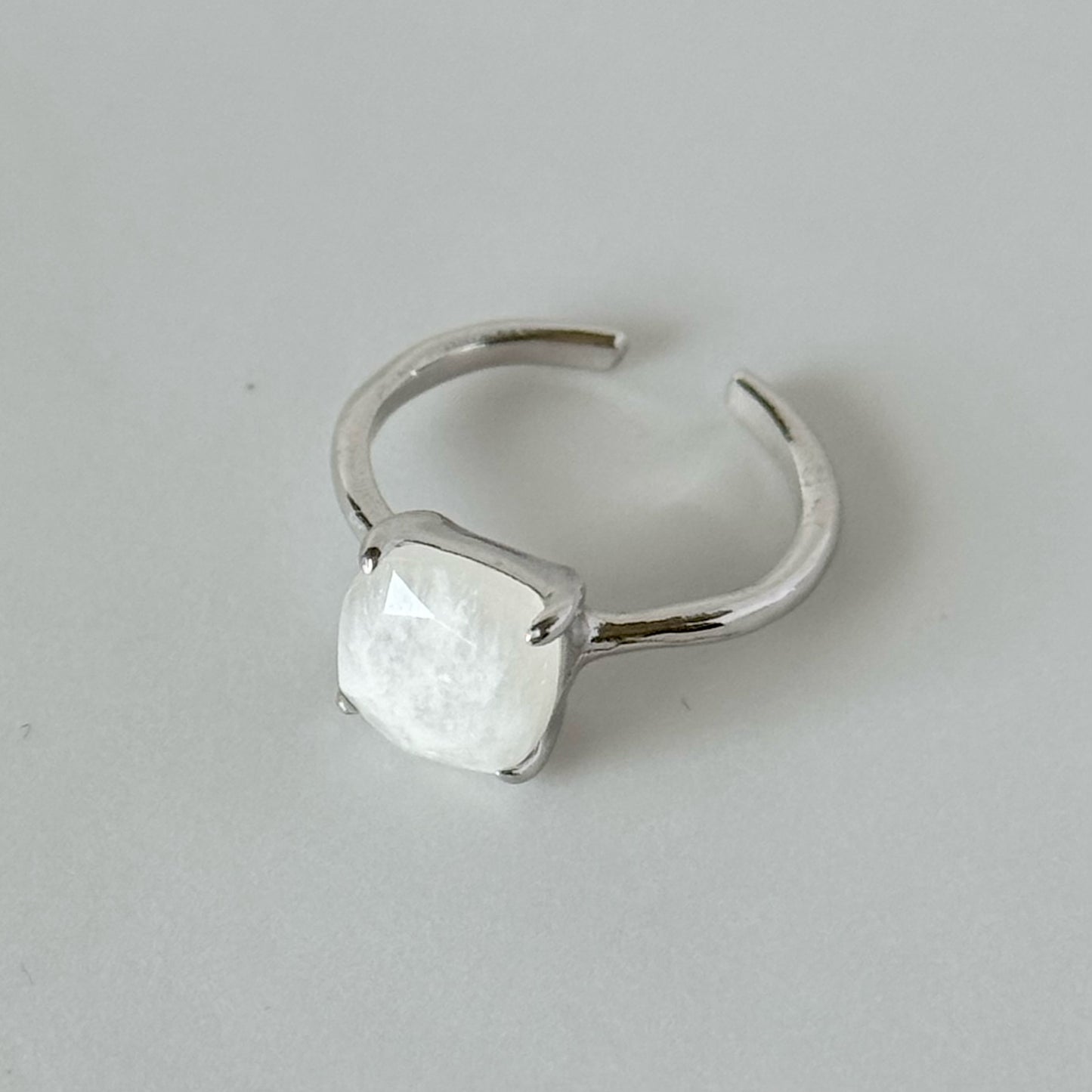 [ moon stone ] square faceted cut silver [ free size ]