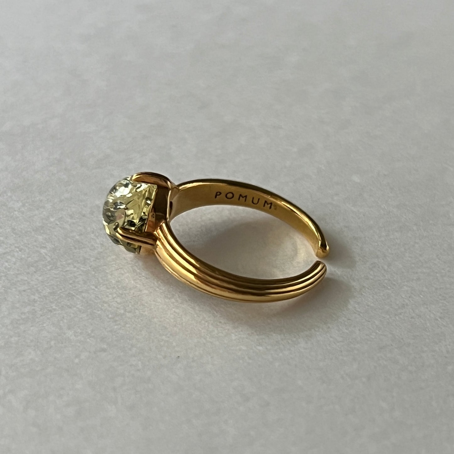 [ black amber ]  croissant gold
