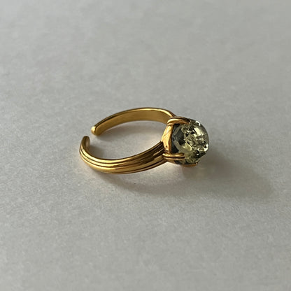 [ black amber ]  croissant gold