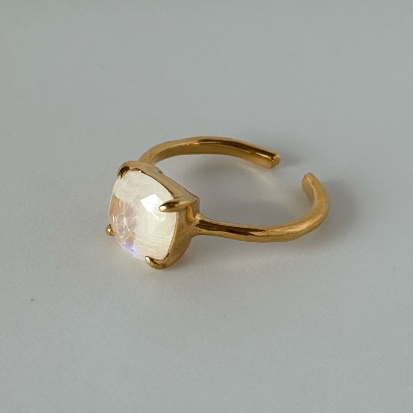 [ moon stone ] square faceted cut gold [ free size ]