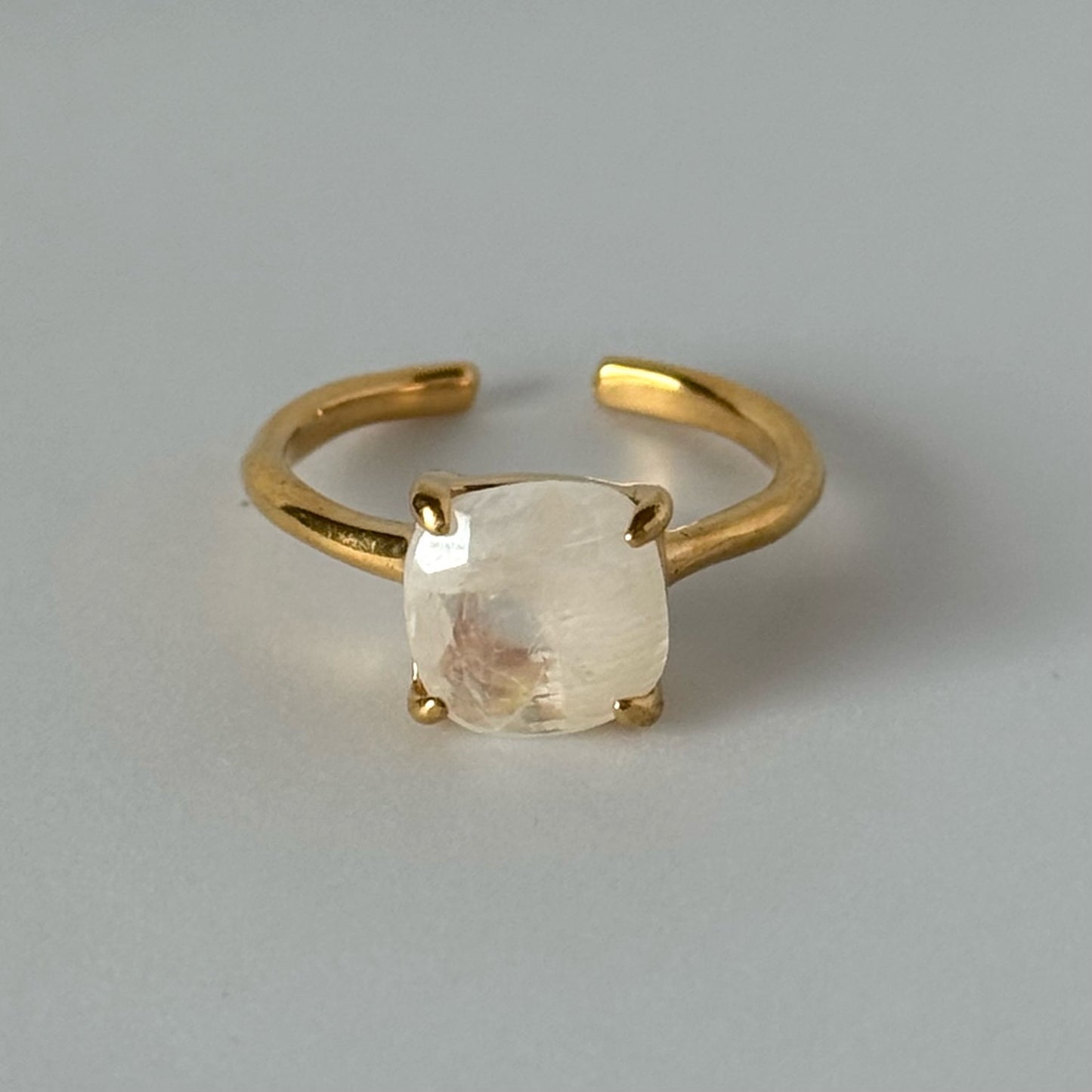 [ moon stone ] square faceted cut gold [ free size ]