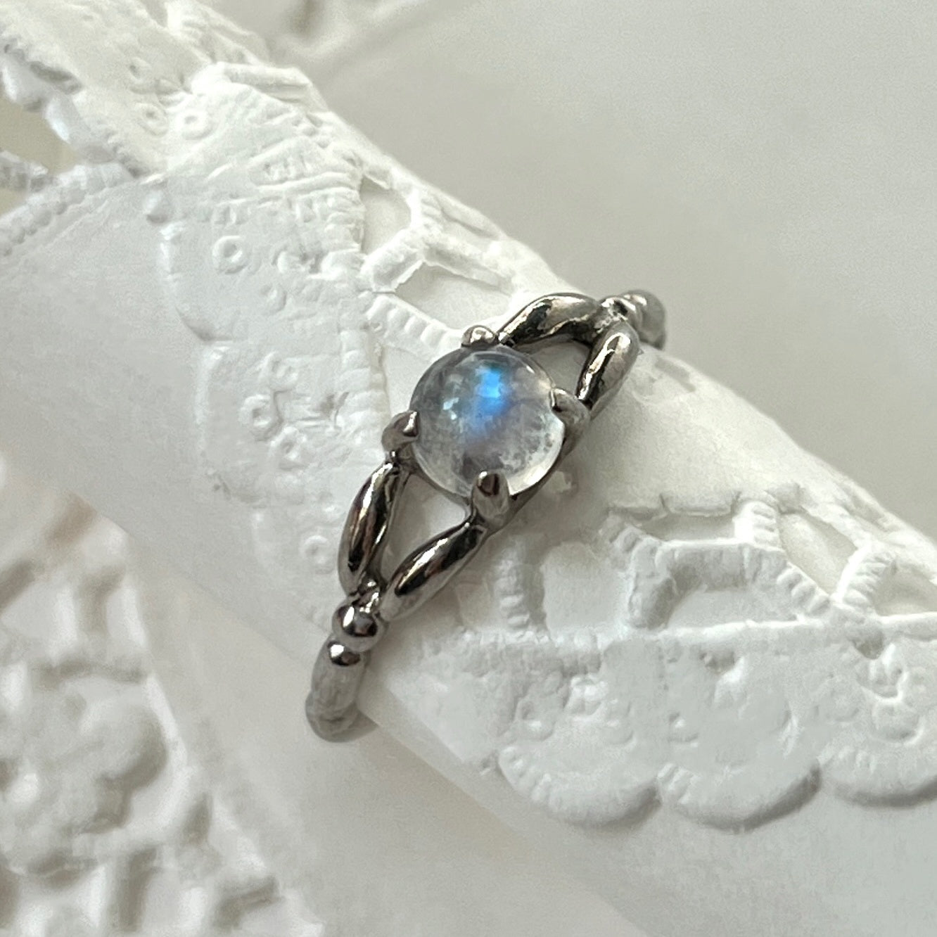 [ rainbow moon stone ] spring ring silver