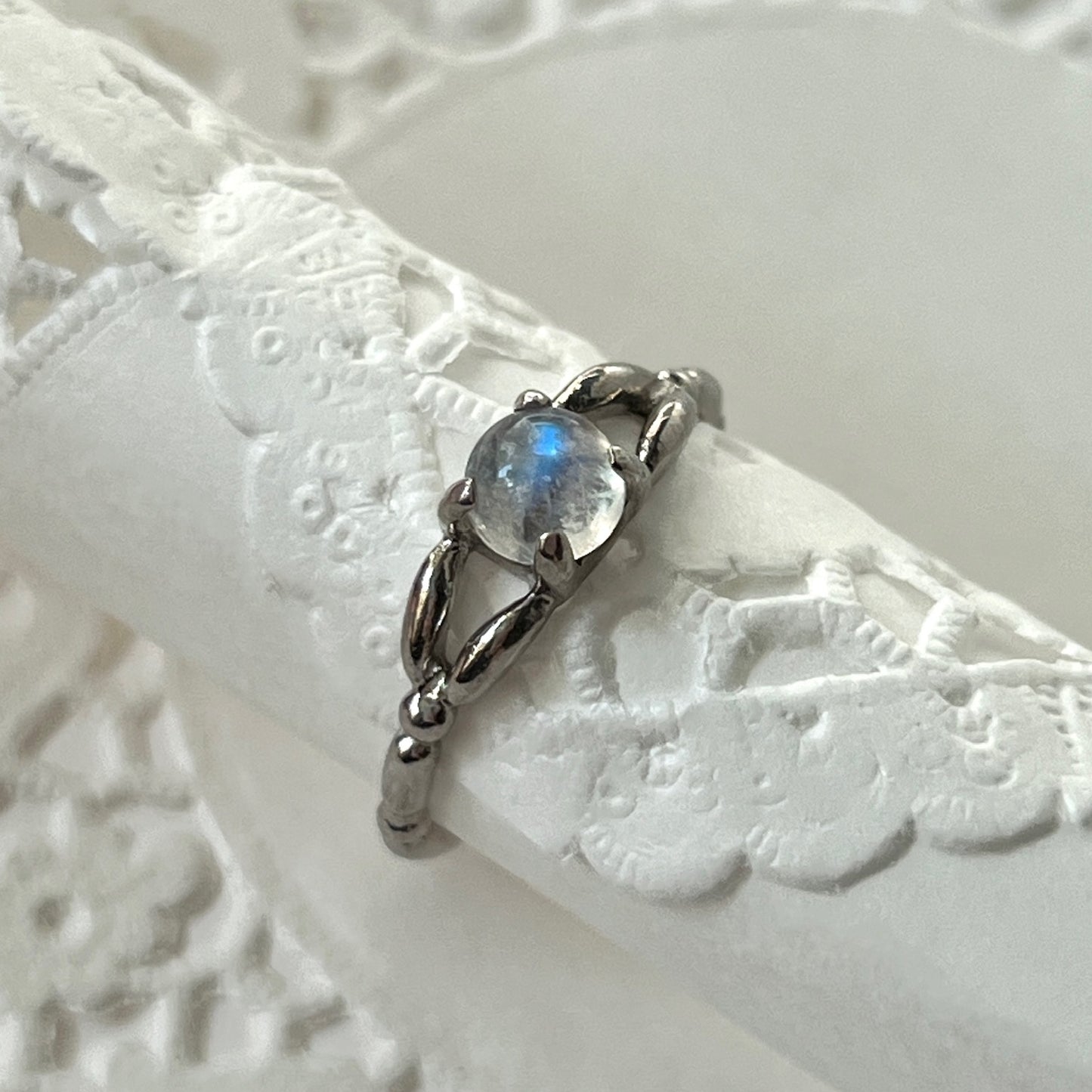 [ rainbow moon stone ] spring ring silver