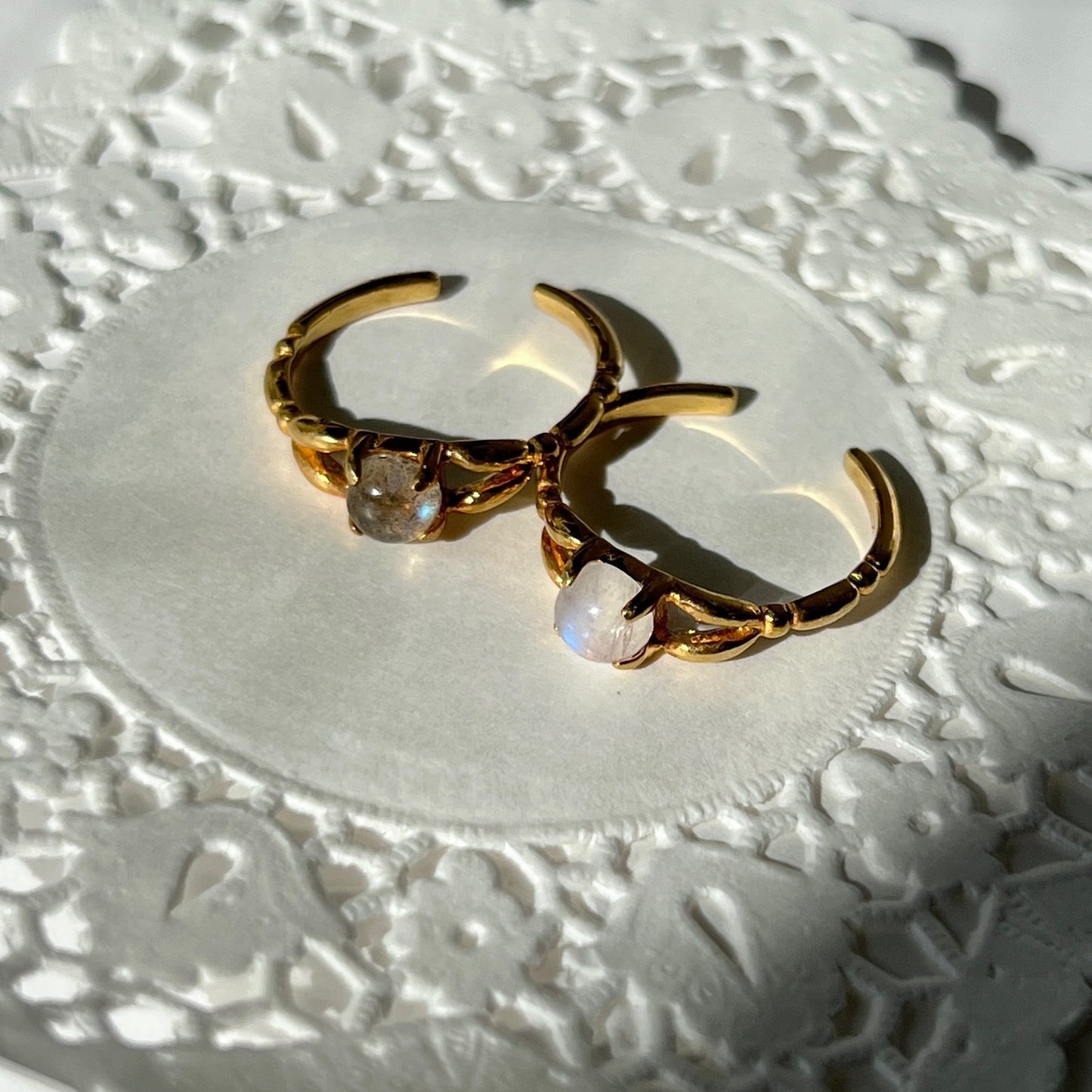 [ rainbow moon stone ] spring ring gold