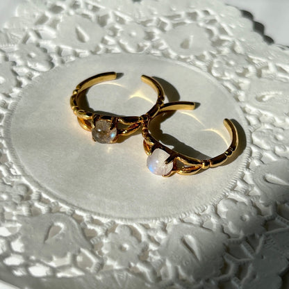 [ rainbow moon stone ] spring ring gold