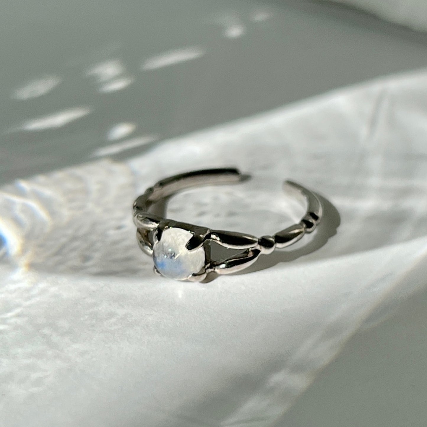[ rainbow moon stone ] spring ring silver