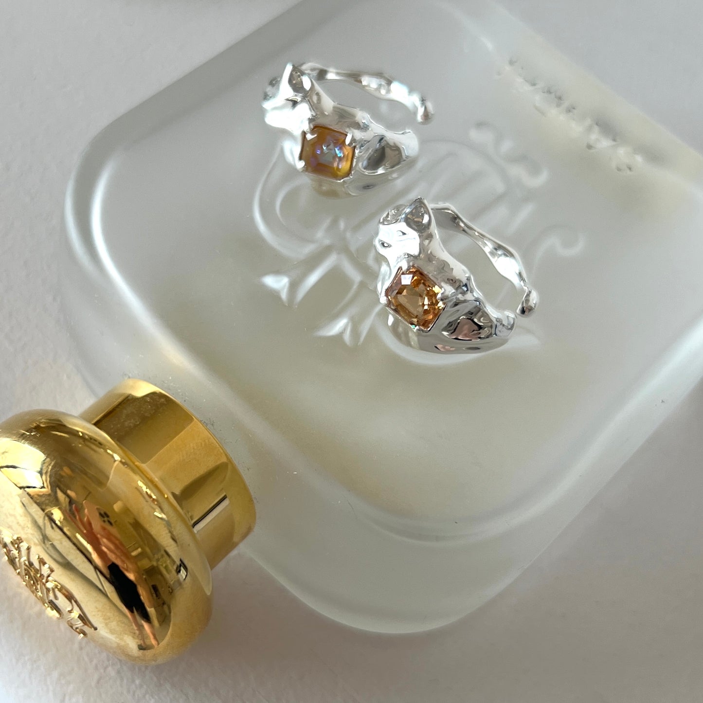 [ ochre ]  melt ring  silver