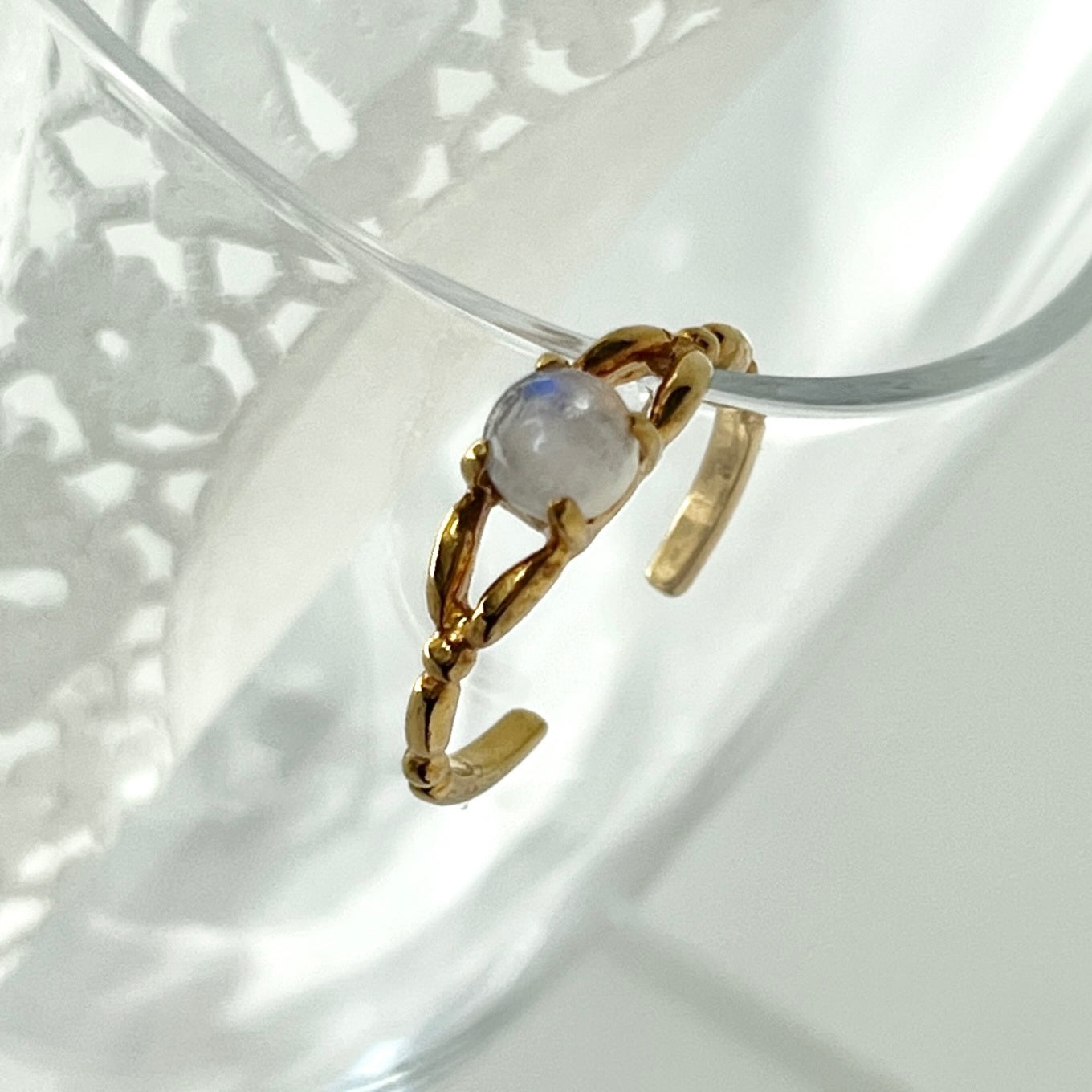 [ rainbow moon stone ] spring ring gold