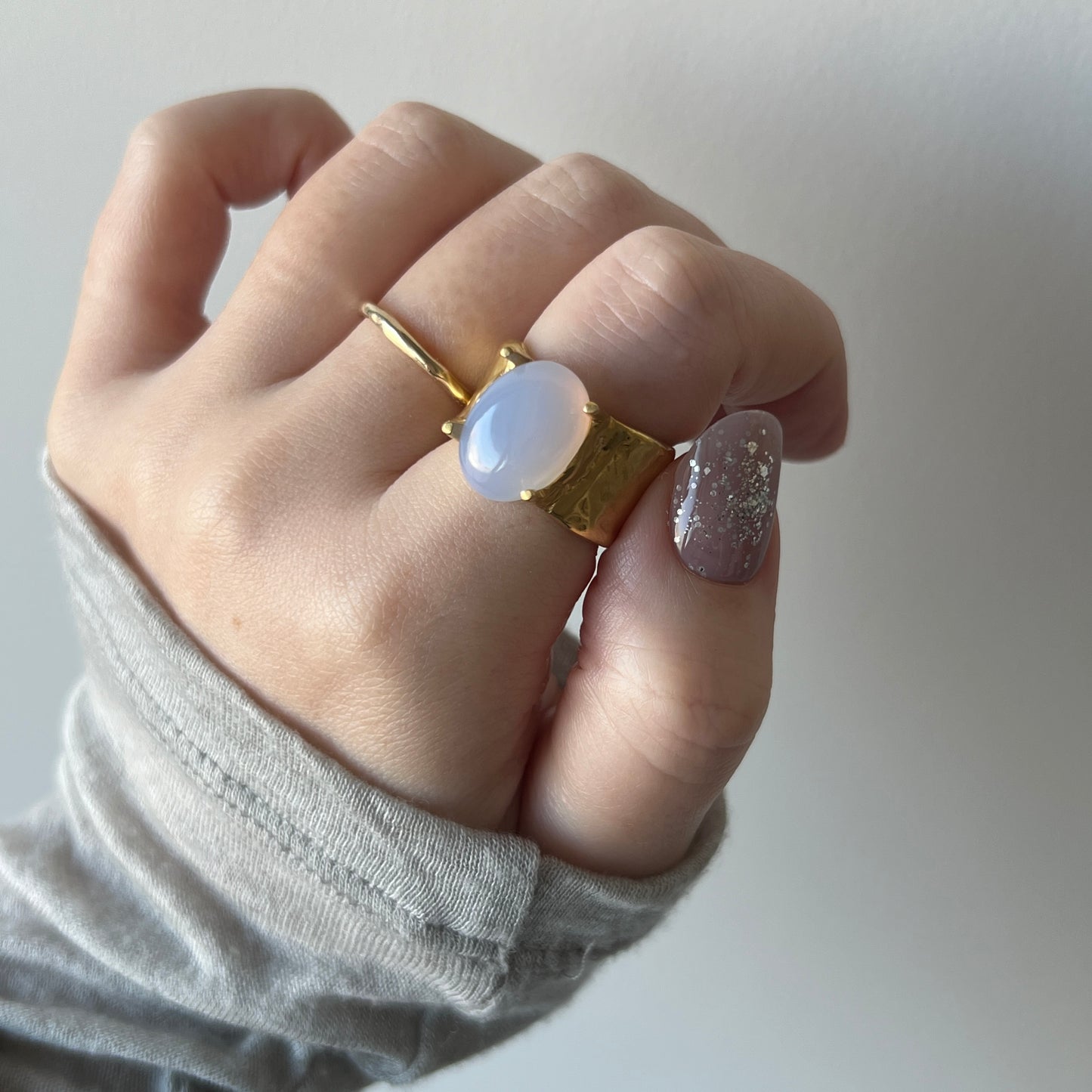[ blue chalcedony ] roche