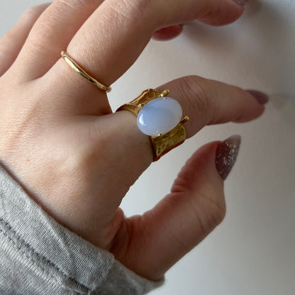 [ blue chalcedony ] roche