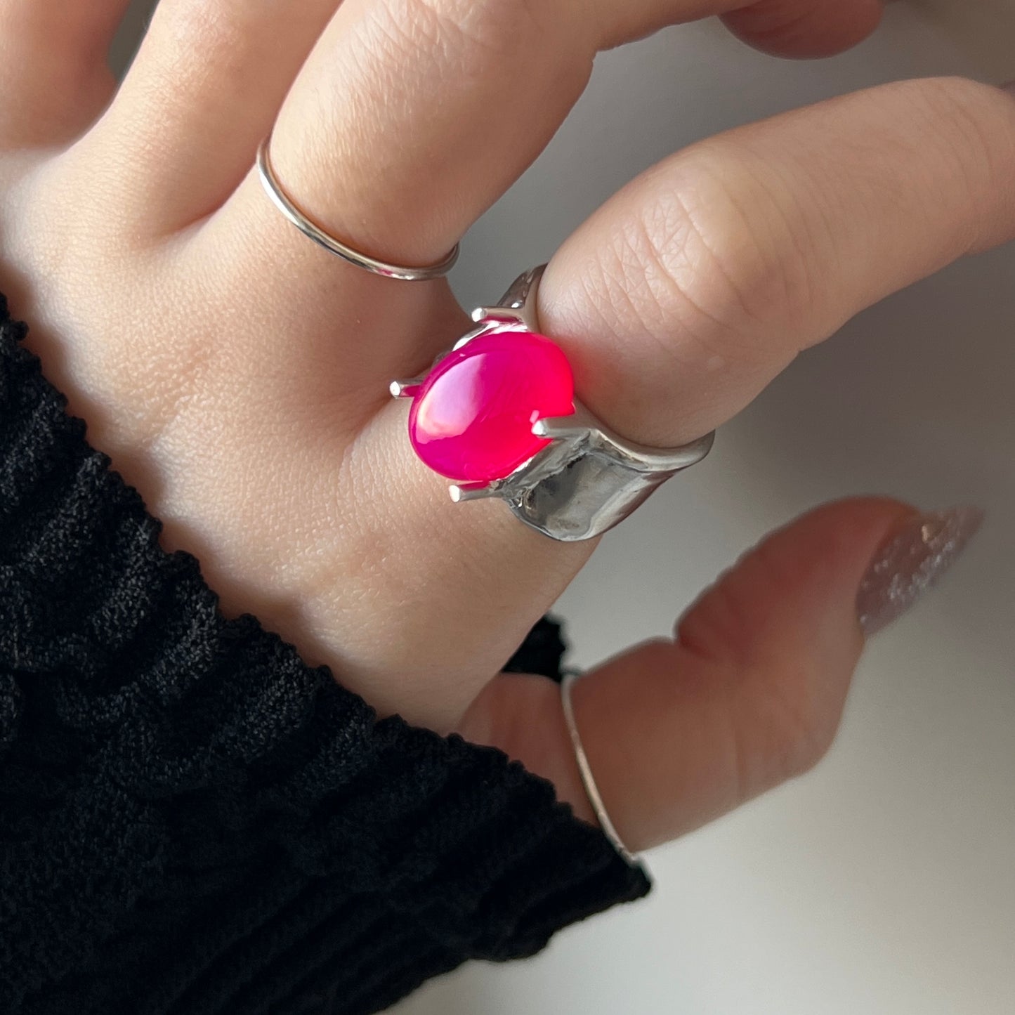 [ fuchsia pink chalcedony ] roche