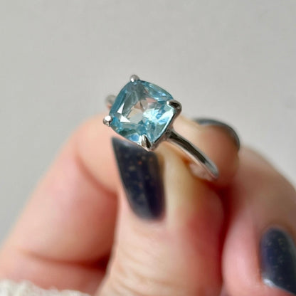 [ sky blue topaz ] square faceted cut silver [ free size ]