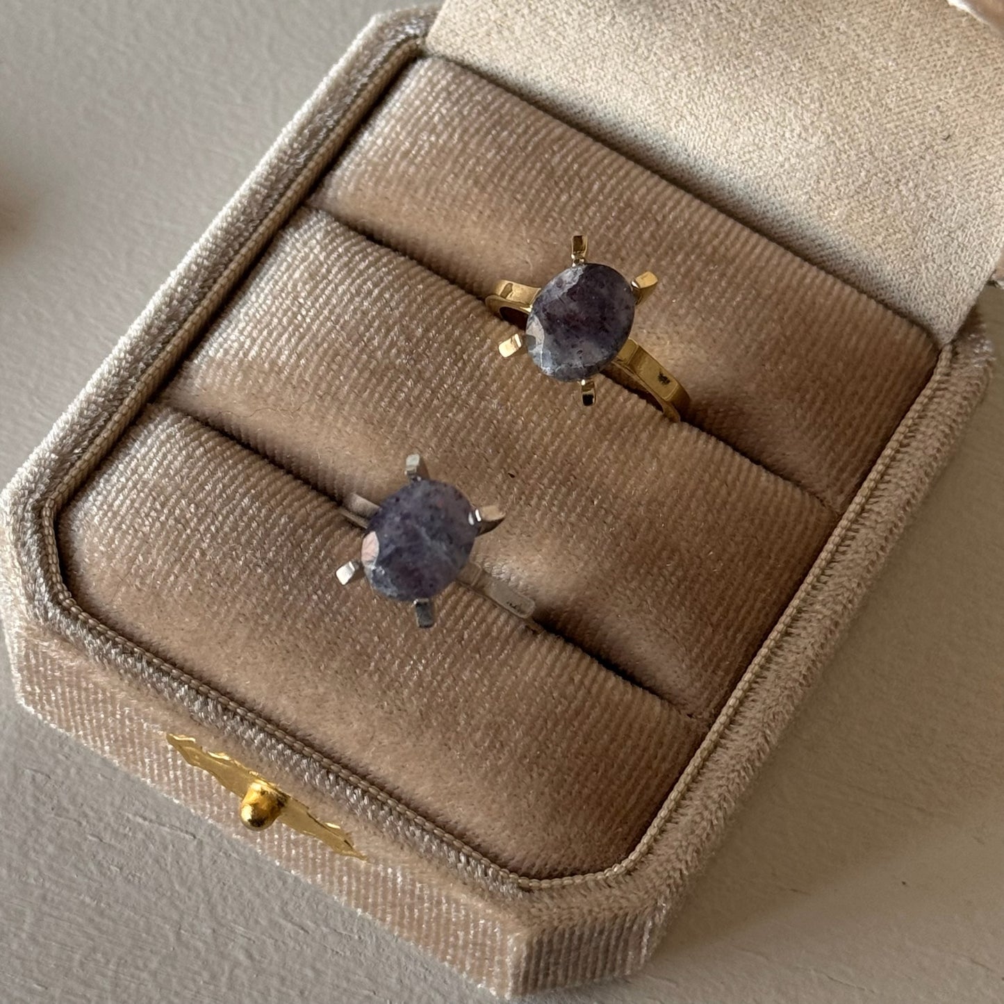 [ bloodshot Iolite ] classic gold [ free size ]