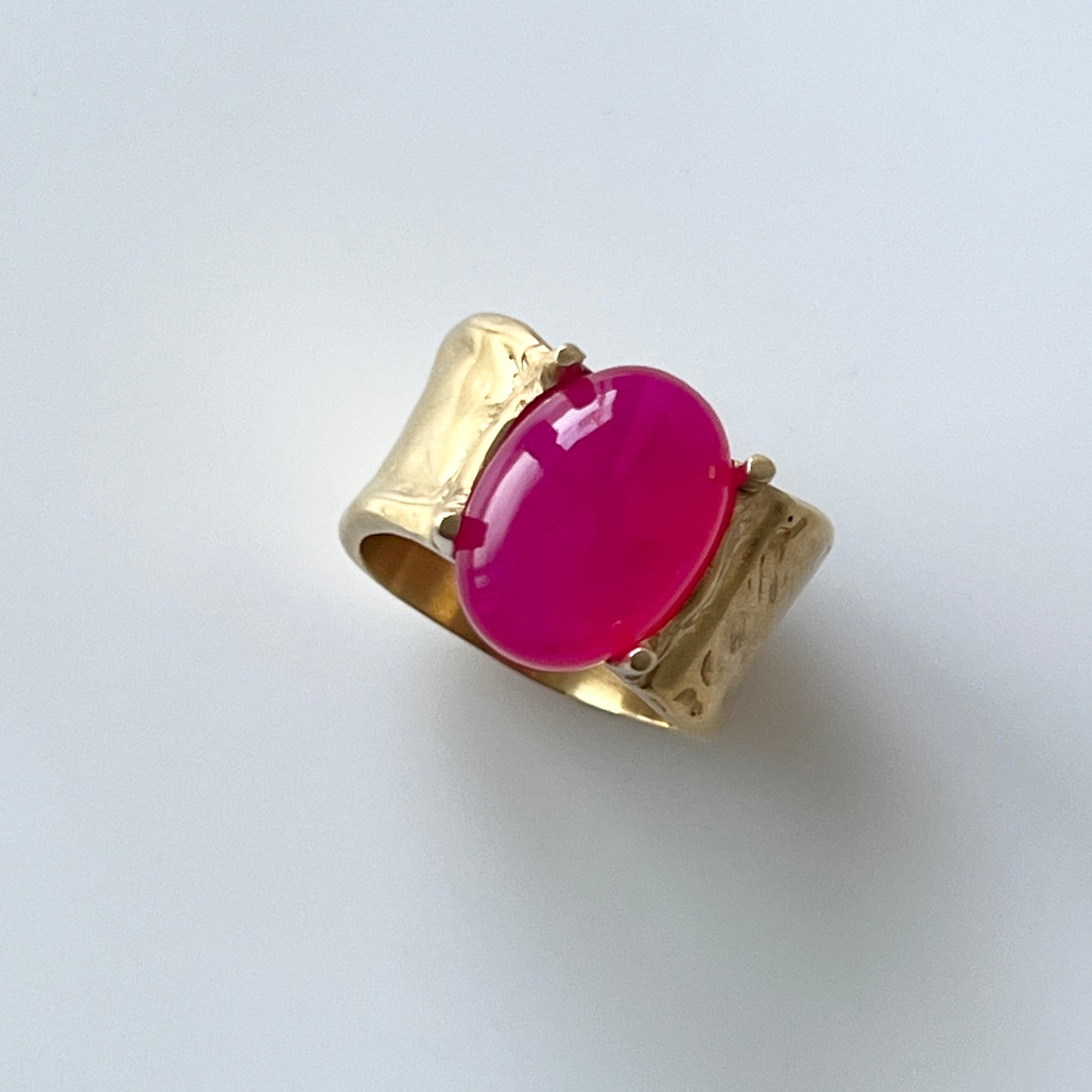 [ fuchsia pink chalcedony ] roche