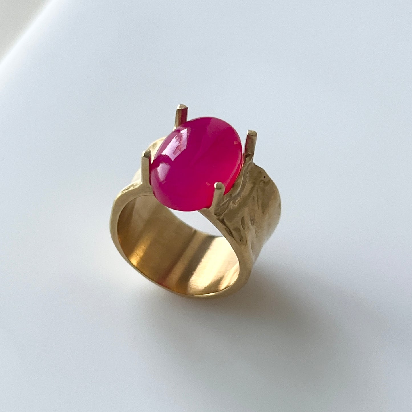 [ fuchsia pink chalcedony ] roche