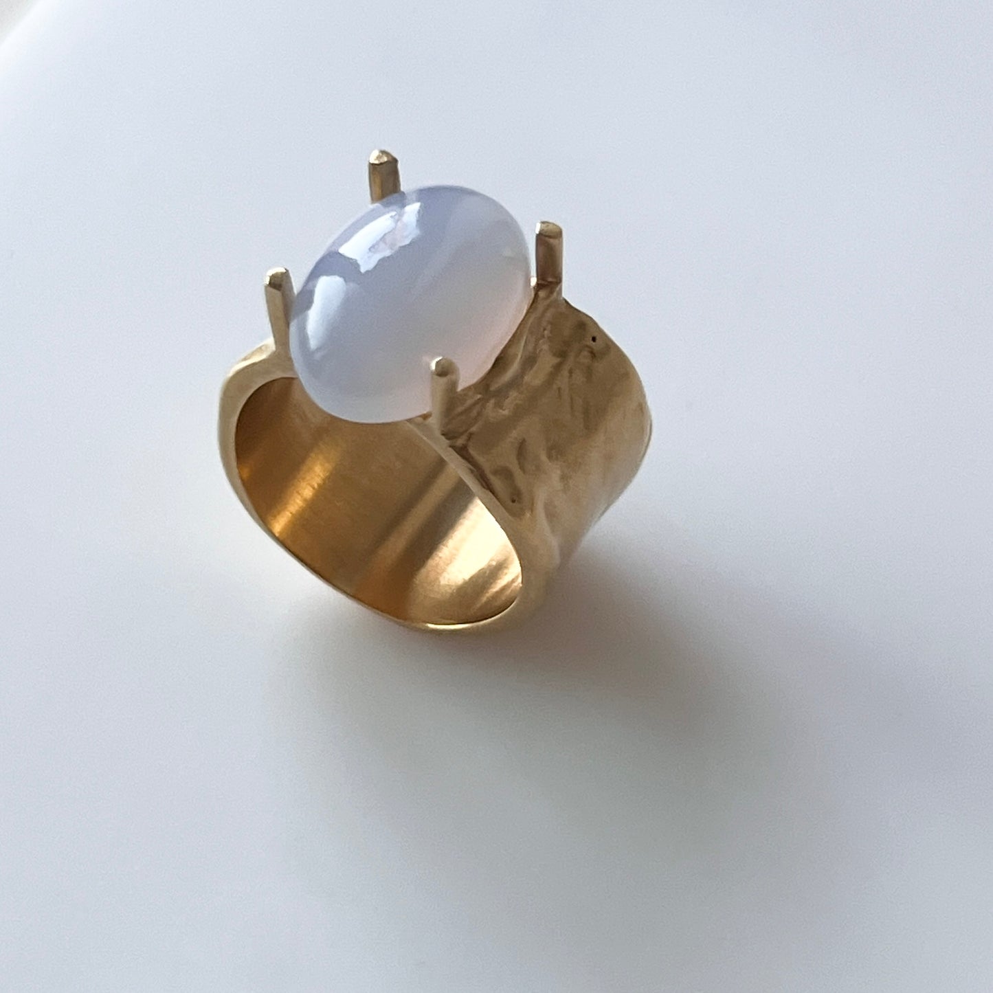 [ blue chalcedony ] roche