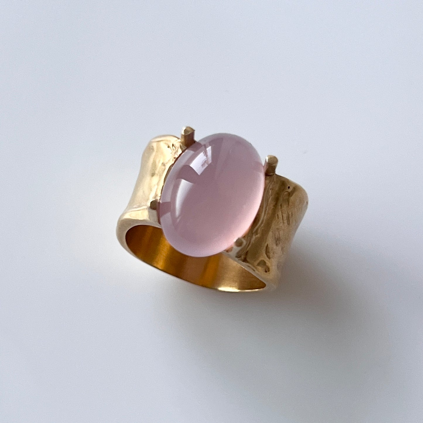 [ pink purple chalcedony ] roche