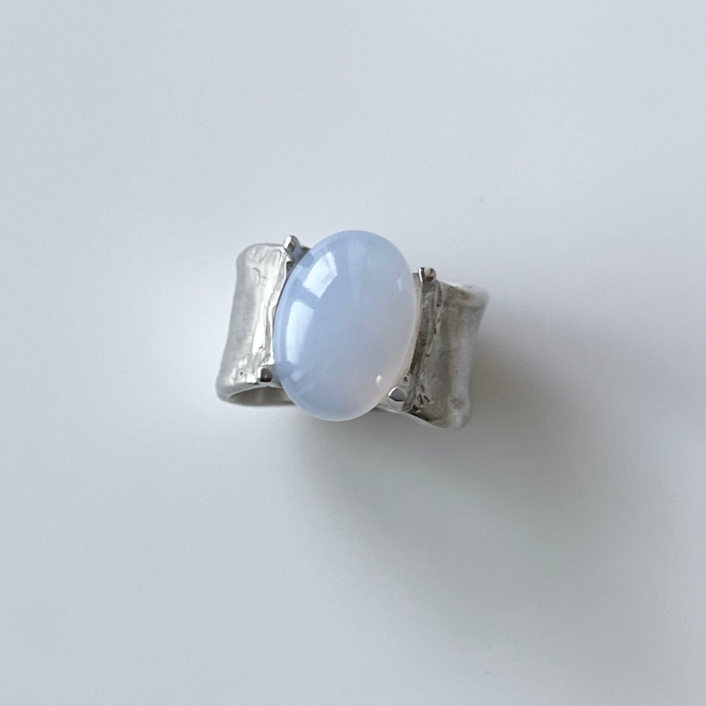 [ blue chalcedony ] roche