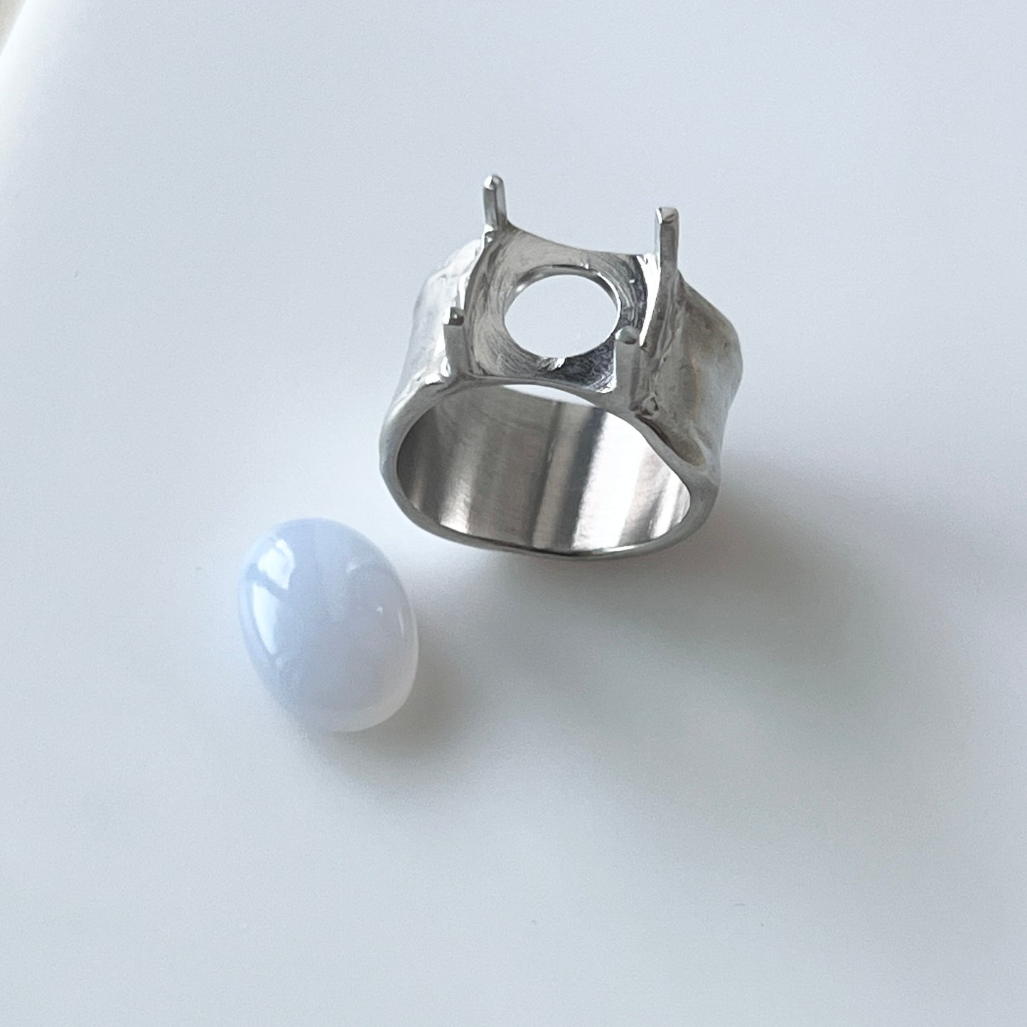 [ blue chalcedony ] roche