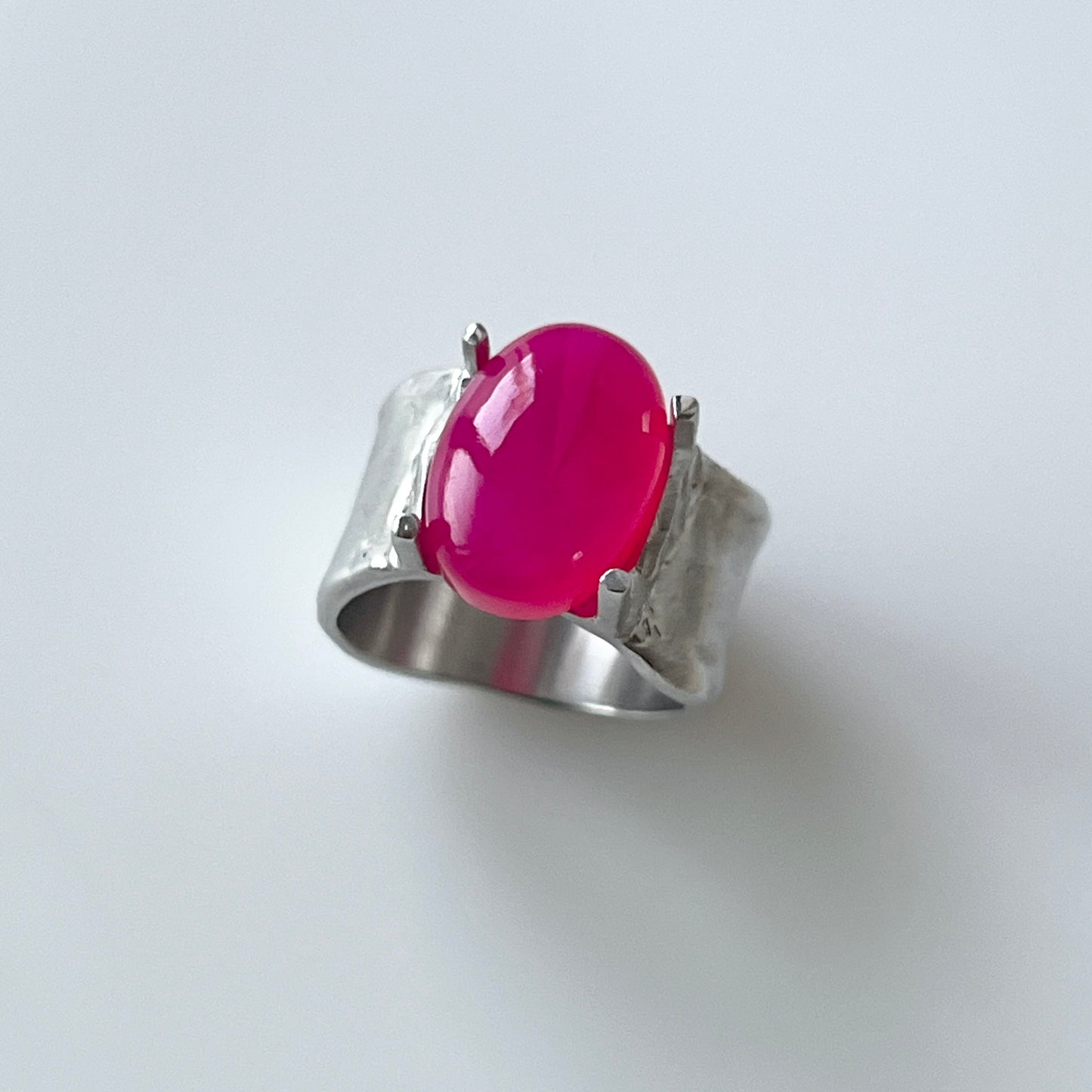 [ fuchsia pink chalcedony ] roche