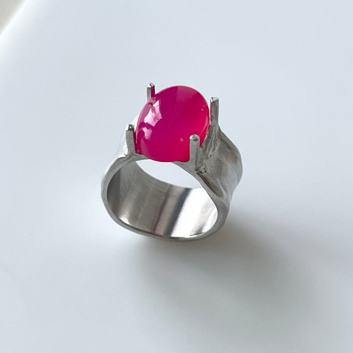 [ fuchsia pink chalcedony ] roche